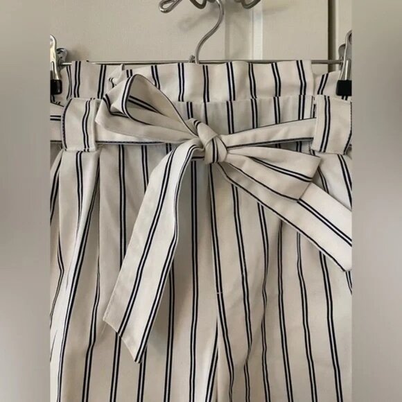 Zara White & Navy Striped Shorts with High Elastic Waist & Tie - Picture 4 of 4